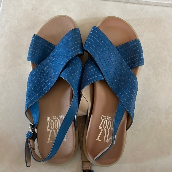 Miz Mooz Cross Strap Blue leather flat Summer Comfy sandals Minimalist Coastal - Picture 1 of 4